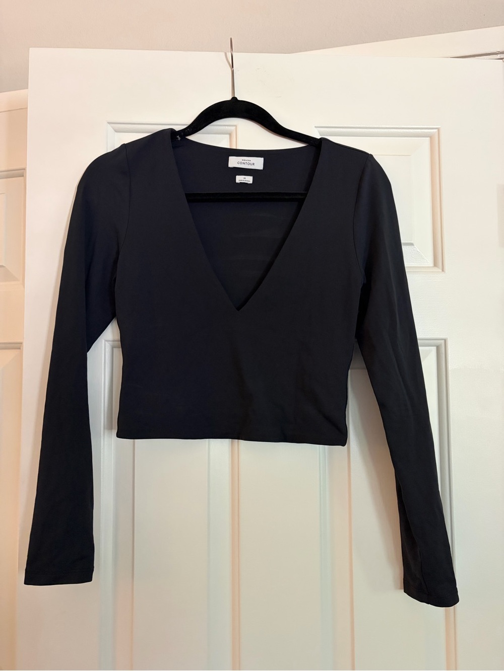 Babaton Black V-Neck Long Sleeve Cropped Top